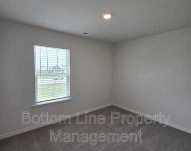 549 Blackpool Court - Photo Thumbnail 31