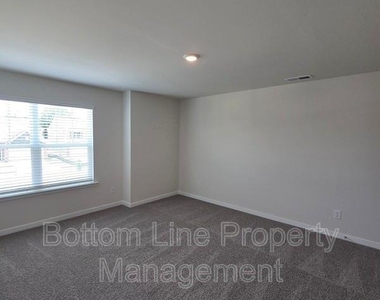549 Blackpool Court - Photo Thumbnail 27