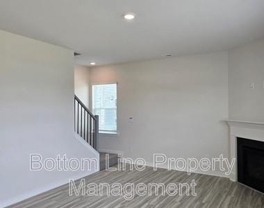 549 Blackpool Court - Photo Thumbnail 13