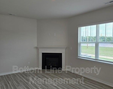 549 Blackpool Court - Photo Thumbnail 12