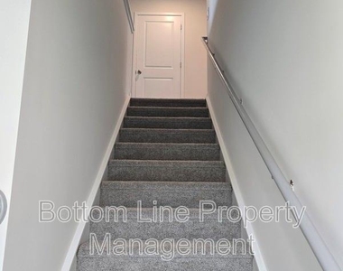 549 Blackpool Court - Photo Thumbnail 17