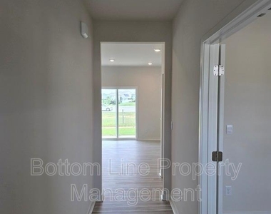 549 Blackpool Court - Photo Thumbnail 3