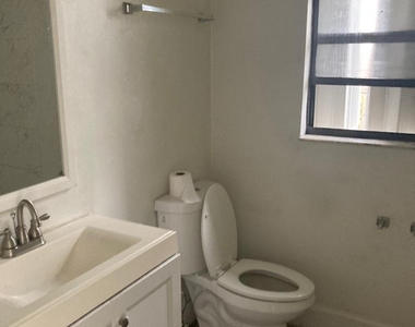 1565 W 36th Street - Photo Thumbnail 6