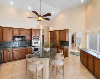 4440 Woodfield Boulevard - Photo Thumbnail 12