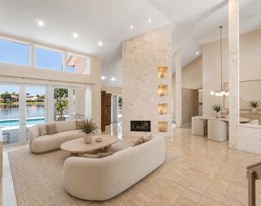4440 Woodfield Boulevard - Photo Thumbnail 5