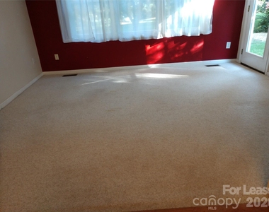 10115 Elmsbrook Lane - Photo Thumbnail 11