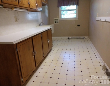 10115 Elmsbrook Lane - Photo Thumbnail 15