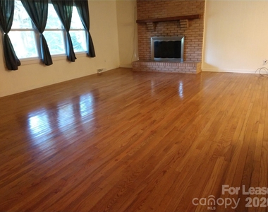10115 Elmsbrook Lane - Photo Thumbnail 4