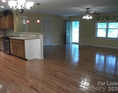 10115 Elmsbrook Lane - Photo Thumbnail 9