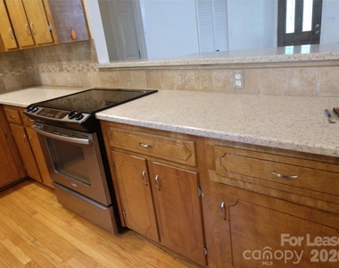 10115 Elmsbrook Lane - Photo Thumbnail 8