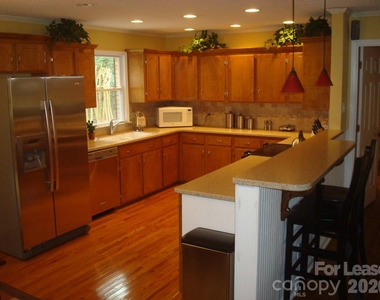 10115 Elmsbrook Lane - Photo Thumbnail 6