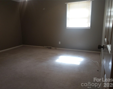 10115 Elmsbrook Lane - Photo Thumbnail 13