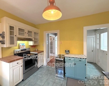 613 S York Street - Photo Thumbnail 9