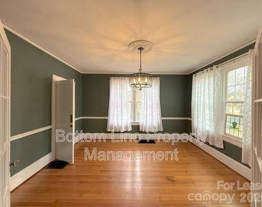 613 S York Street - Photo Thumbnail 6