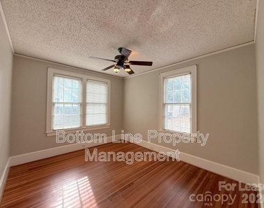 613 S York Street - Photo Thumbnail 16