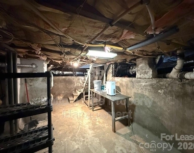613 S York Street - Photo Thumbnail 15