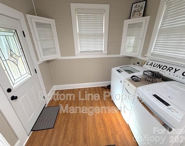 613 S York Street - Photo Thumbnail 11