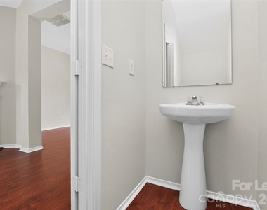 9107 Newfield Street - Photo Thumbnail 7