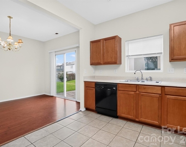 9107 Newfield Street - Photo Thumbnail 14