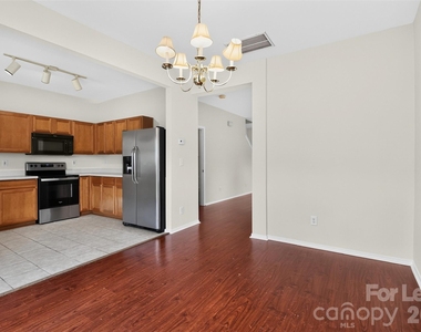 9107 Newfield Street - Photo Thumbnail 9