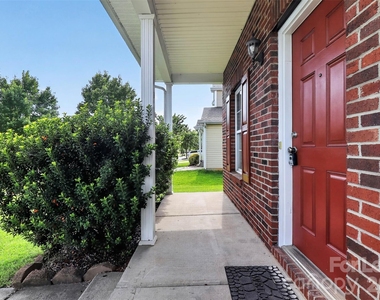 9107 Newfield Street - Photo Thumbnail 2