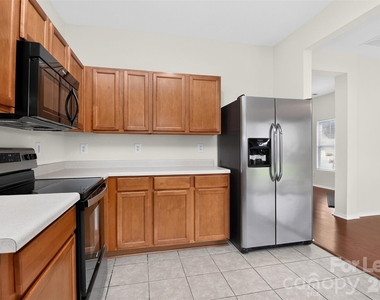9107 Newfield Street - Photo Thumbnail 13