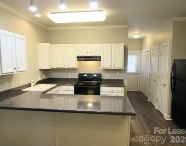 21725 Aftonshire Drive - Photo Thumbnail 4