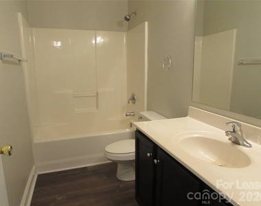21725 Aftonshire Drive - Photo Thumbnail 8