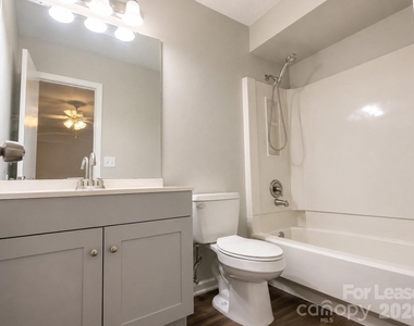 7718 Linda Lake Drive - Photo Thumbnail 11