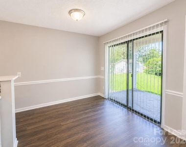 7718 Linda Lake Drive - Photo Thumbnail 7