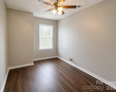 7718 Linda Lake Drive - Photo Thumbnail 14