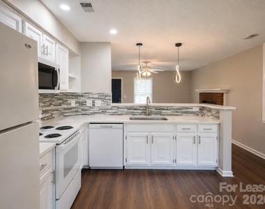 7718 Linda Lake Drive - Photo Thumbnail 2