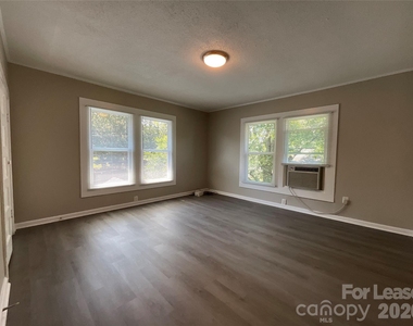 97 Corban Avenue Se - Photo Thumbnail 1