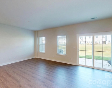 9542 Teamwork Street - Photo Thumbnail 8