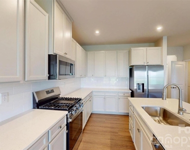 9542 Teamwork Street - Photo Thumbnail 5