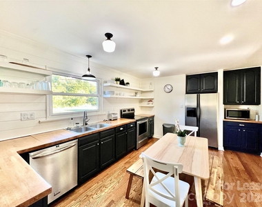 2931 Belmeade Drive - Photo Thumbnail 8