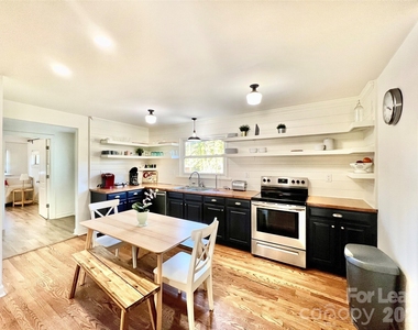 2931 Belmeade Drive - Photo Thumbnail 5