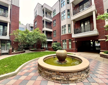 2810 Selwyn Avenue - Photo Thumbnail 4