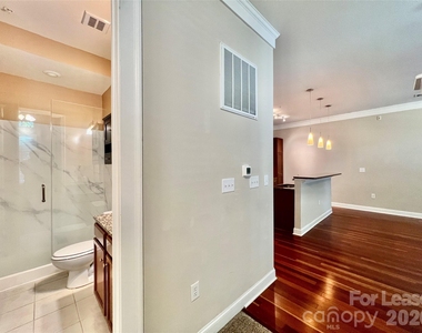 2810 Selwyn Avenue - Photo Thumbnail 21