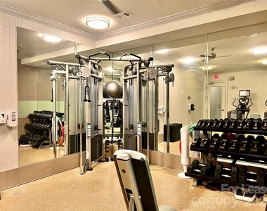 2810 Selwyn Avenue - Photo Thumbnail 9