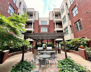 2810 Selwyn Avenue - Photo Thumbnail 3