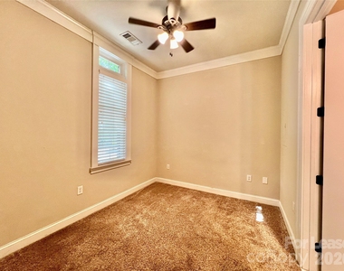 2810 Selwyn Avenue - Photo Thumbnail 20