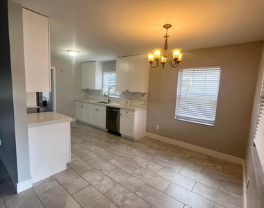 3765 Ne 18th Avenue - Photo Thumbnail 5