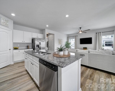 517 Stephen Foster Way - Photo Thumbnail 3