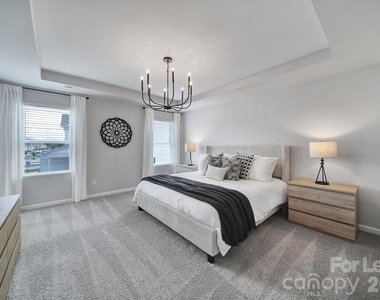 517 Stephen Foster Way - Photo Thumbnail 8