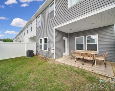 517 Stephen Foster Way - Photo Thumbnail 21