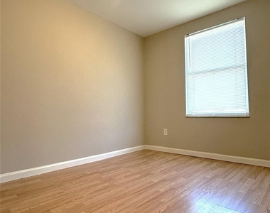 9620 Vinca Circle - Photo Thumbnail 8