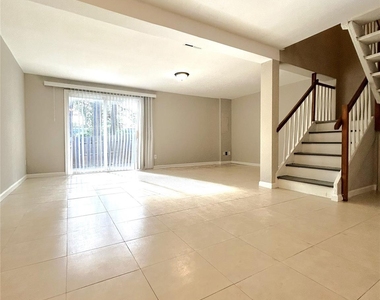 9620 Vinca Circle - Photo Thumbnail 5
