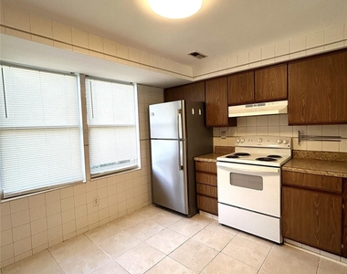 9620 Vinca Circle - Photo Thumbnail 3