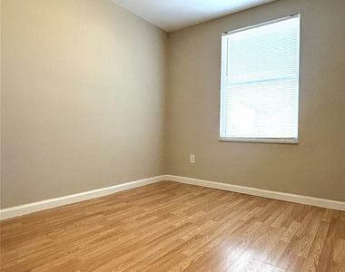 9620 Vinca Circle - Photo Thumbnail 9